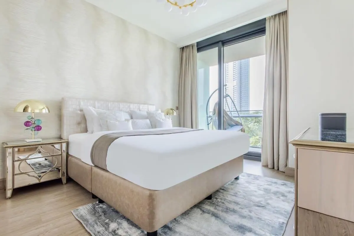 Frank Porter - Burj Vista Tower 2 Dubai Apartment
